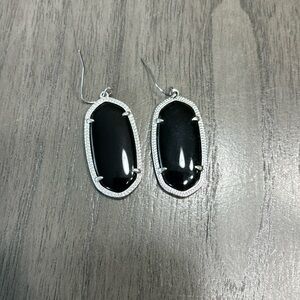 LIKE NEW Kendra Scott Elle Silver Drop Earrings in Black Opaque Glass